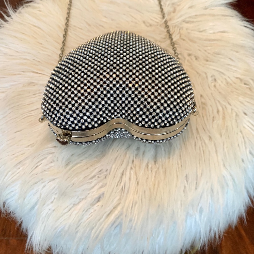 New! Rhinestone Heart ❤️ Purse - Picture 5 of 7